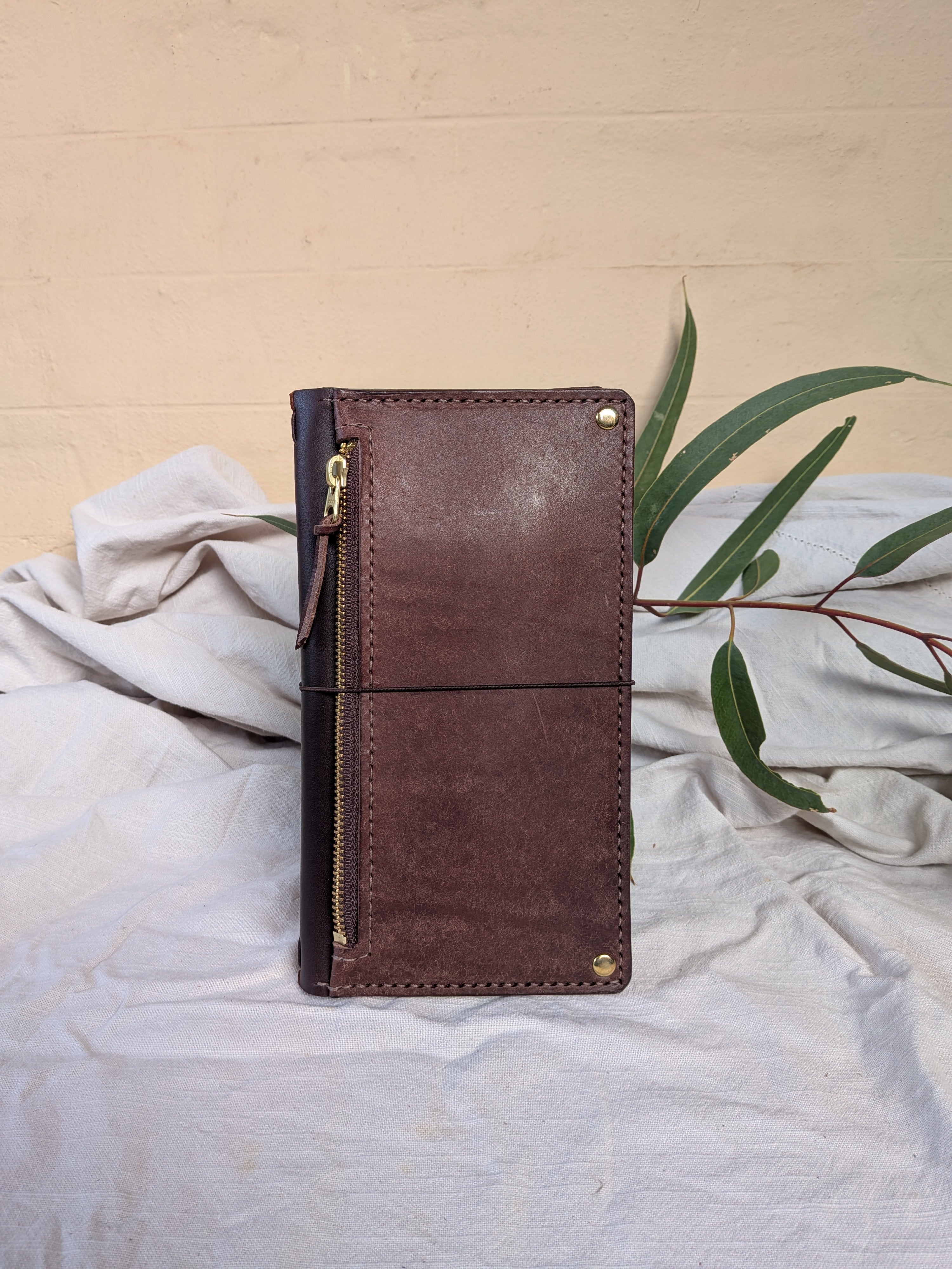 Traveler's Notebook Utility Cover in Espresso