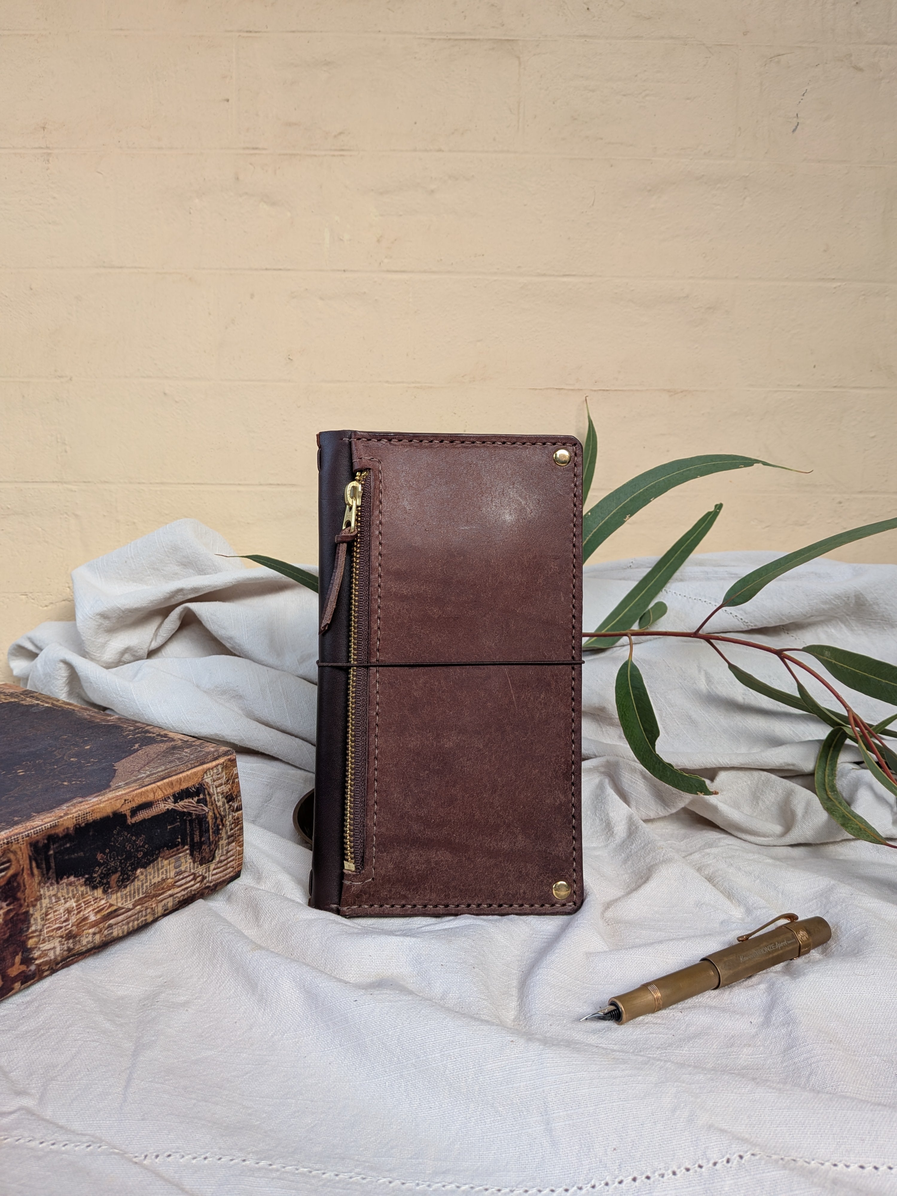 Traveler's Notebook Utility Cover in Espresso