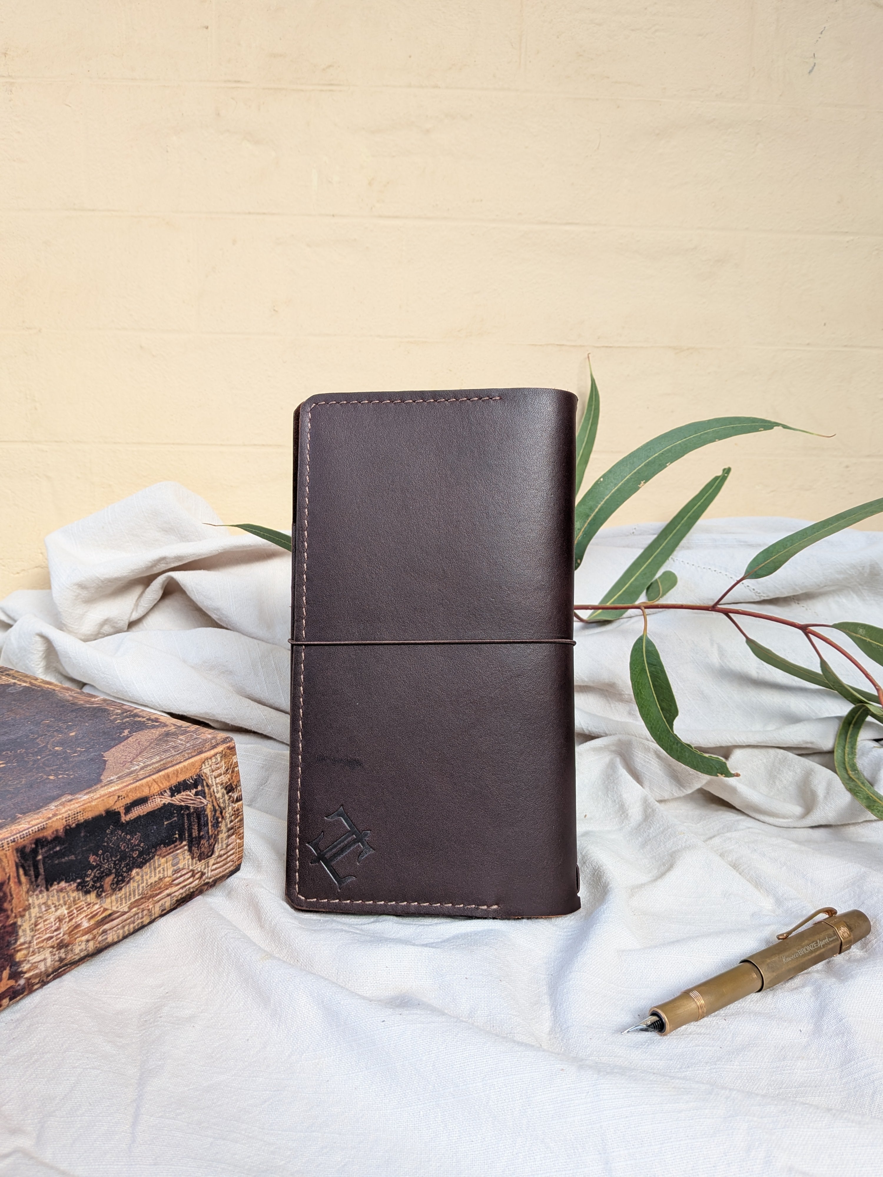 Traveler's Notebook Utility Cover in Espresso