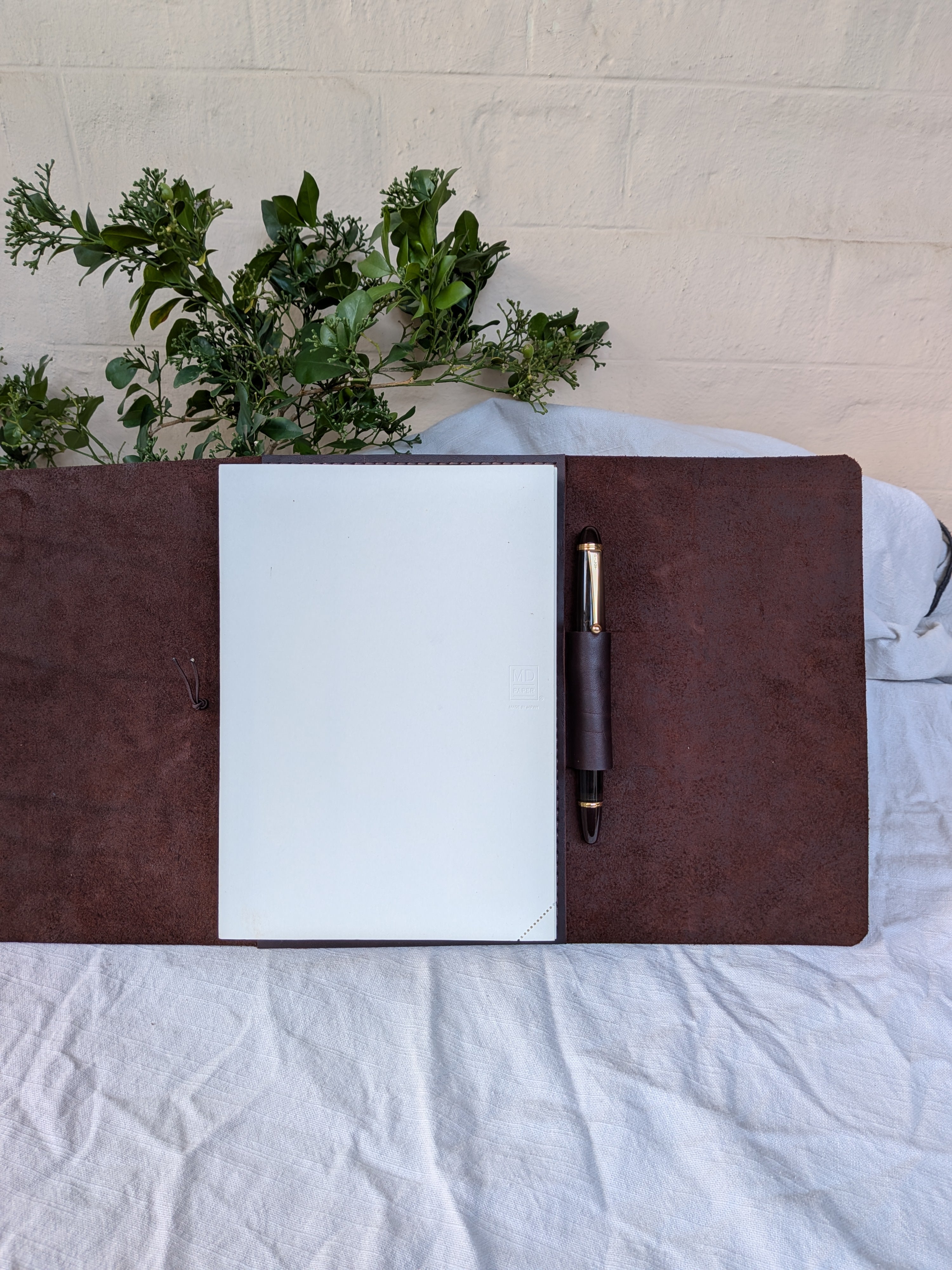 The Folio Cover A5 in Molasses