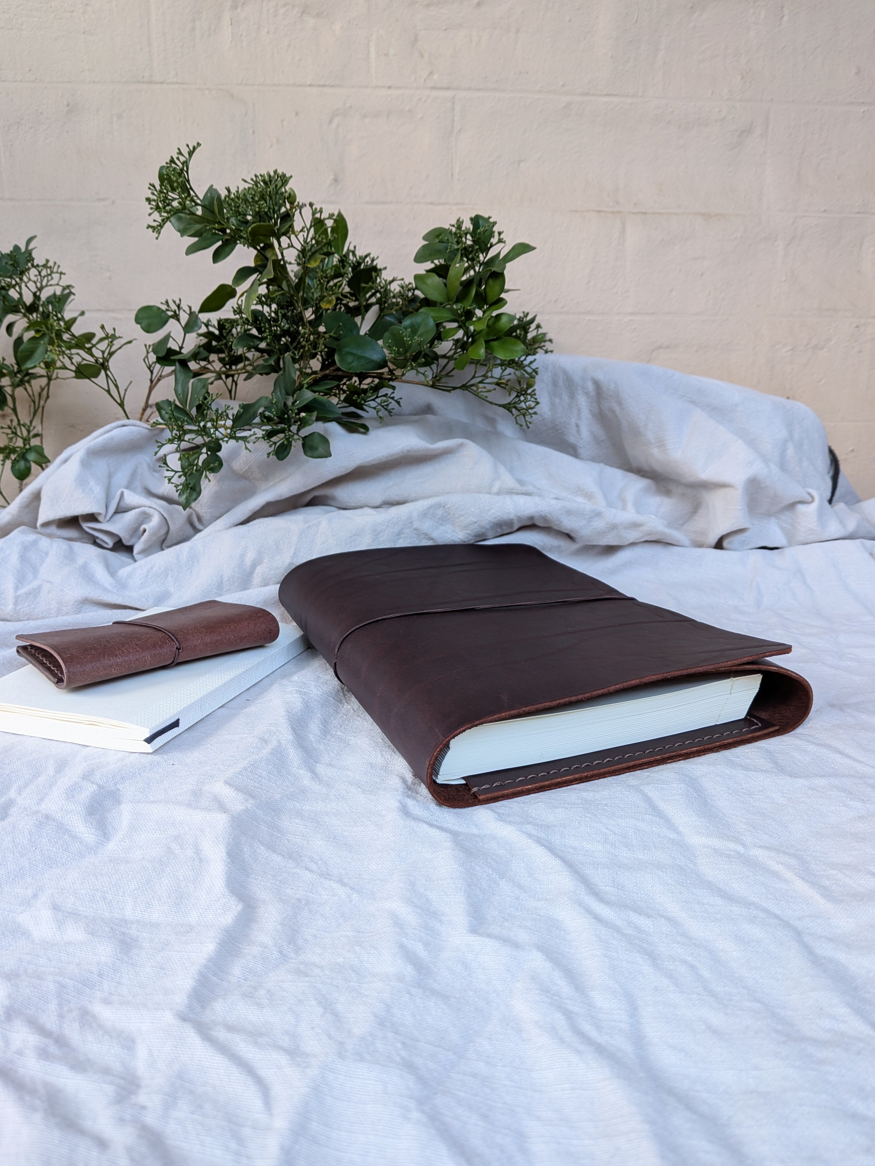 The Folio Cover A5 in Molasses